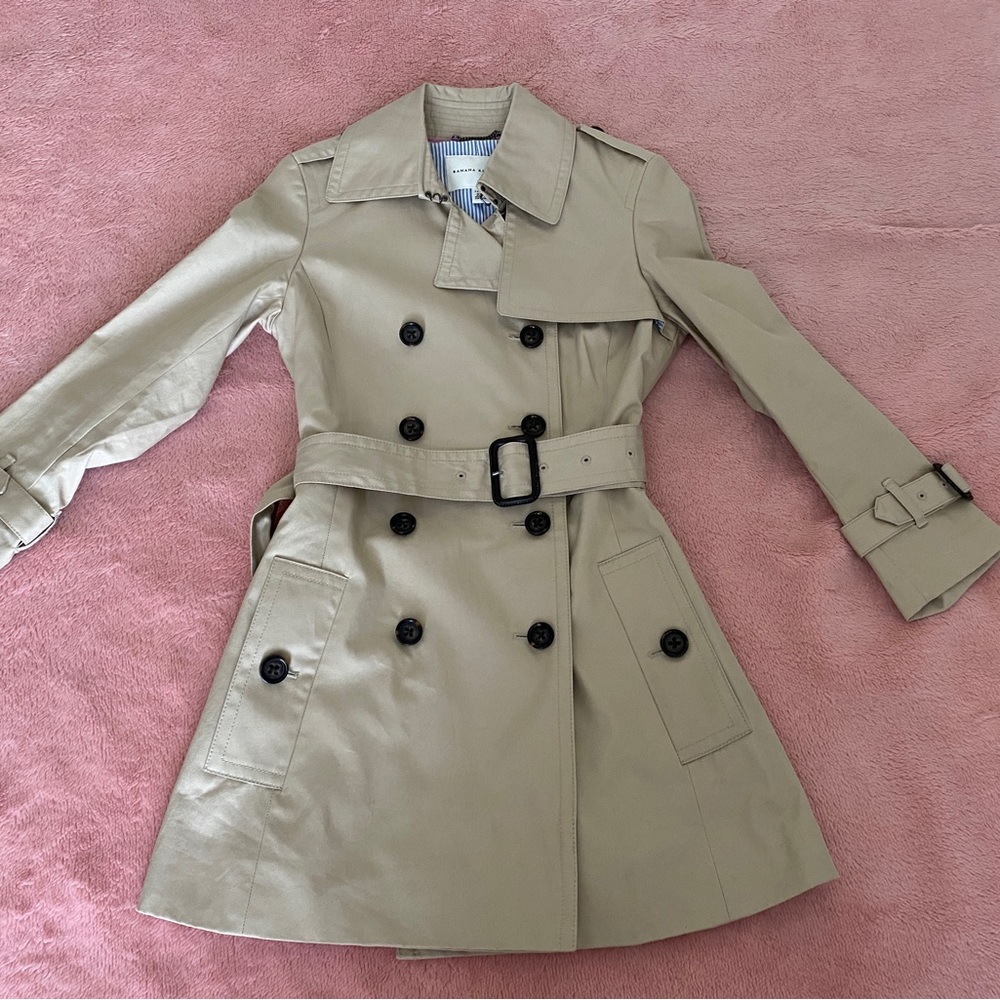 Trench Coat by: Banana Republic PXXS